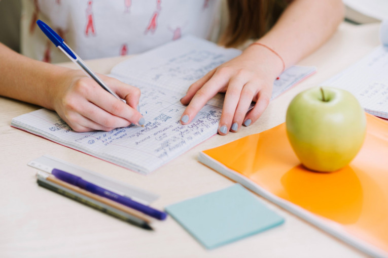 Bravo deco! Na Rumunskom mastersu iz matematike tri medalje za učenike iz Srbije