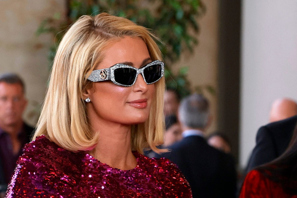 "Moj sin je zdrav, samo ima veliki mozak": Paris Hilton oštro odgovorila na uvrede upućene njenom sinu