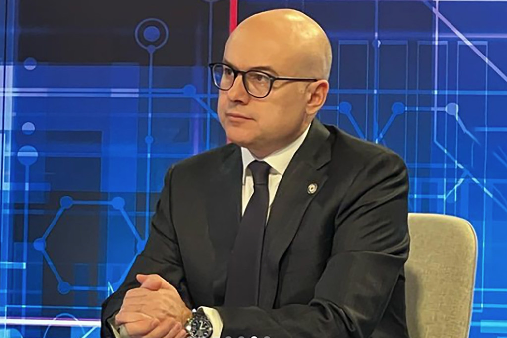 Ministar Vučević najavio investicije u namensku industriju: Otkrio i šta je bio zahtev predsednika Vučića (FOTO)