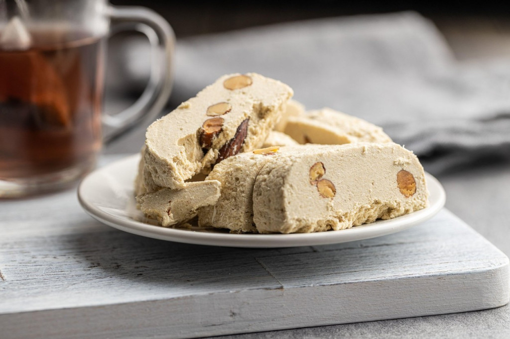 Gotova za tren oka: Recept za domaću alvu, starinski slatkiš čiji ukus vraća u detinjstvo