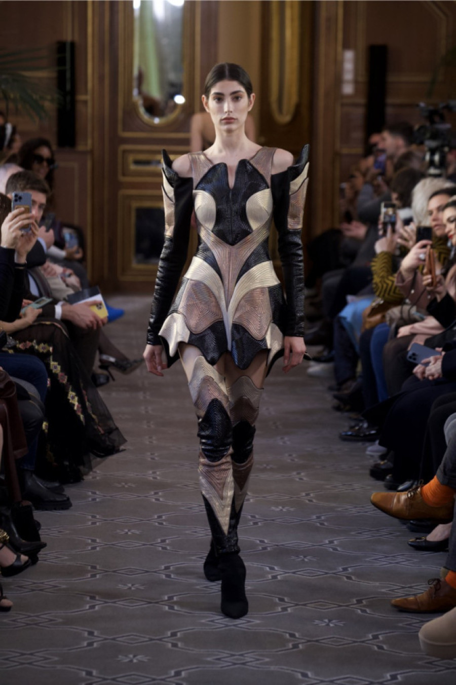 Nazvali ih dizajnerima budućnosti: Francuski mediji očarani srpskim dizajnerima na Paris Fashion Week-u