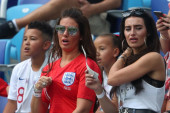 Žene engleskih reprezentativaca se zakrvile: Nekada su sedele zajedno, sada bi im bili potrebni plavi šlemovi (VIDEO)