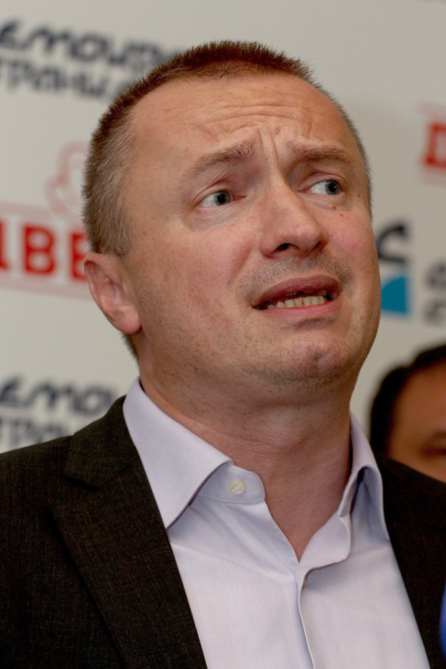 Nedelja haosa u redovima opozicije, teške reči i uvrede: Evo ko i kako se međusobno "čašćavao"!