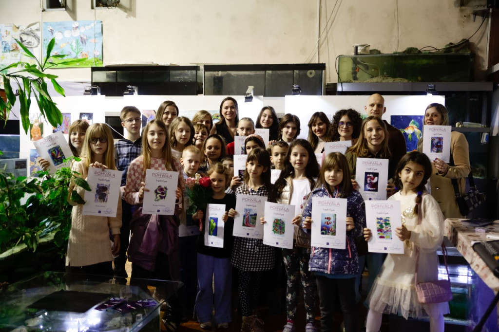 Fascinantan vodeni svet na dečjim crtežima: Umetnost u svetu akvarijuma (FOTO)