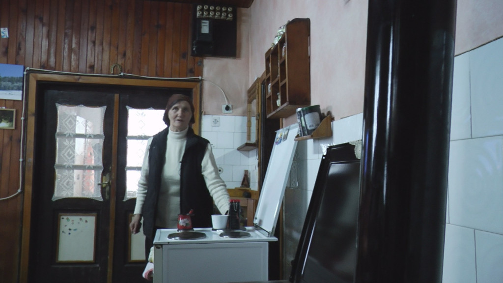 Baka Milojka piše pesme, od dečijih do ozbiljnih narodnjaka: Ima hit, samo da "padne" u prave ruke (FOTO)