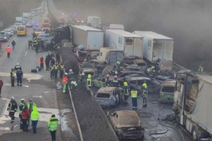 Stravična nesreća u Mađarskoj: Sudarilo se pet kamiona i 37 automobila, na desetine ljudi je povređeno!