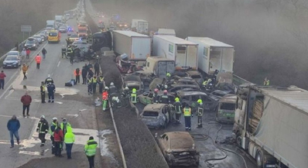 U velikom lančanom sudaru u Mađarskoj stradala jedna osoba: Peščana oluja napravila haos (VIDEO)