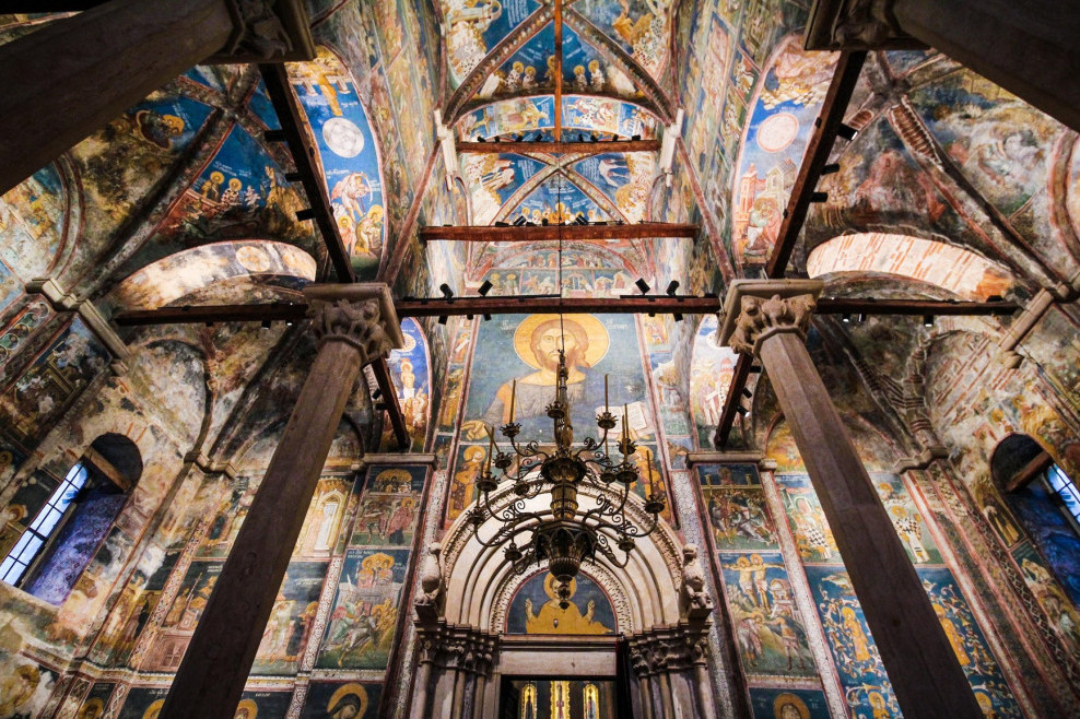 Muškarac pokušao da zapali svetinju! Uneo benzin u manastir, a ovo mu nije prvi put!