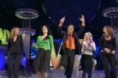 Voditelji „Granda“ u ulozi pevača: Kako su Peja i njegove koleginice pre 20 godina otpevali Džejevu pesmu „Sexy ritam“ (VIDEO)