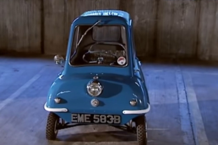 Kada su dimenzije u pitanju nema konkurenciju: Ovo je najmanji automobil ikada (VIDEO)