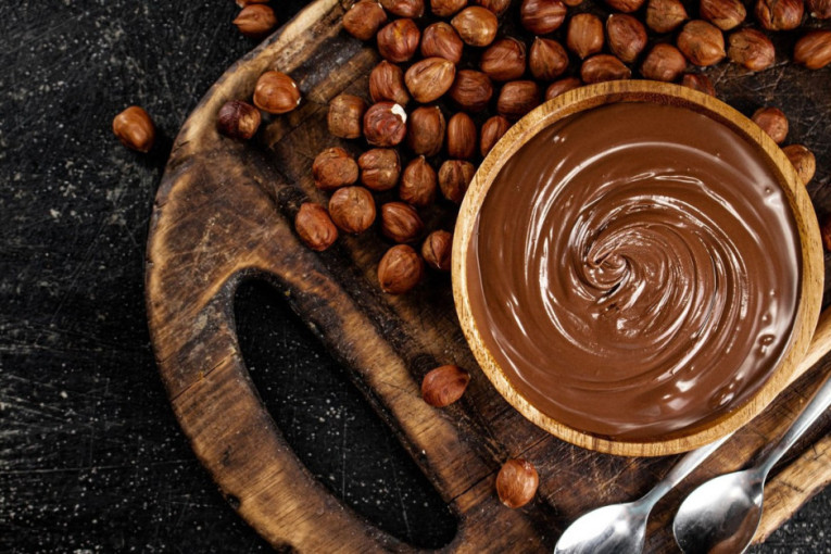 Recept dana: Štrudla sa kremom je pravi slatki užitak, vole je sve generacije