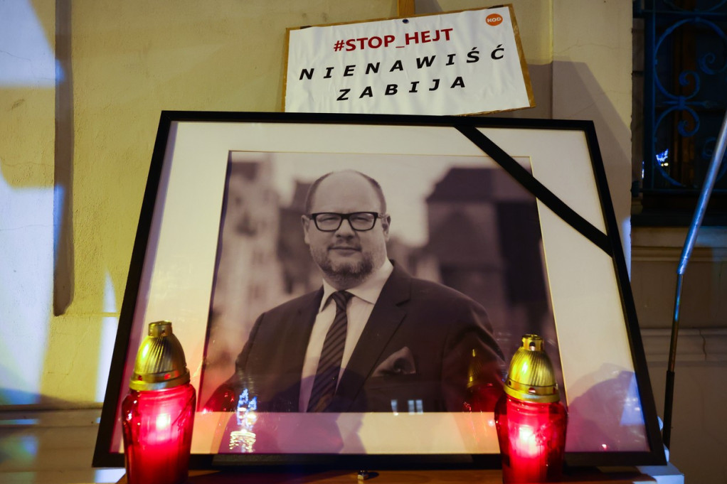 Doživotna robija za ubicu gradonačelnika Gdanjska: Adamoviča izbo nožem tokom humanitarne akcije