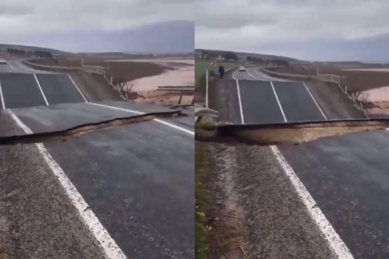 Poplave u Turskoj razorile put: Asfalt se odlomio i propao pred šokiranim prolaznicima (VIDEO)