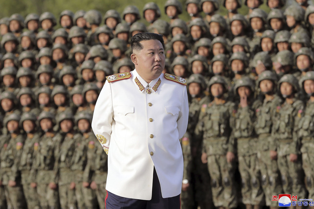 Kim Džong Un otpustio najvišeg generala i naložio vojsci da se spremi za rat!