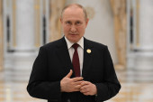 „Bivši partneri Rusije manijakalno ruše bazu za dijalog“! Putin tvrdi da Zapad pokušava da svima nametne svoja pravila