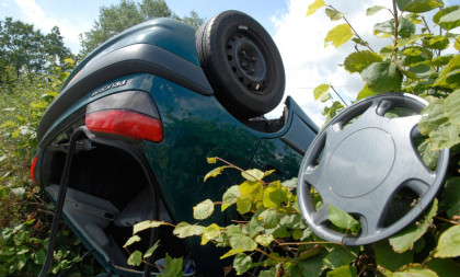 Kamion prosuo ugalj na obilaznici, automobil naleteo i prevrnuo se: Stvaraju se velike gužve