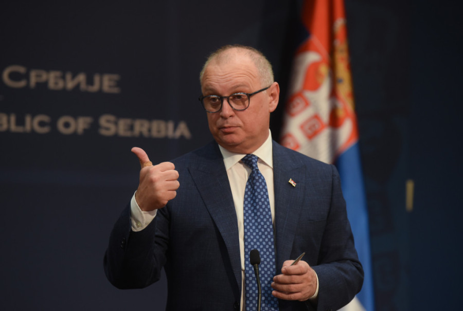 Pojačano prisustvo policije na "Nikoli Tesli": Grad hoće da stane na put "divljim" taksistima!