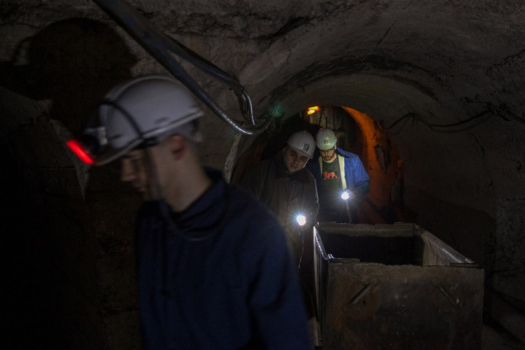 Na inicijativu predsednika Vučića rudarima Resavice plate će biti povećane za 10 odsto!