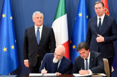 Ministar Gašić i ambasador Italije u Srbiji potpisali značajan sporazum: Omogućena međusobna zamena vozačkih dozvola (FOTO)