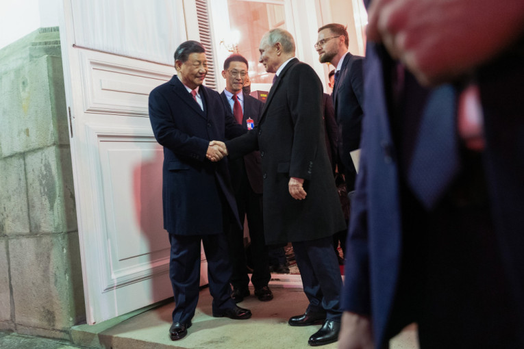 "Čuvaj se, dragi prijatelju“: Završena poseta Si Đinpinga, Putin ga ispratio do automobila (FOTO)