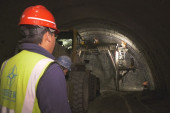 Mnogo znoja i muke uloženo je u ovo: Probijena desna cev tunela Laz na auto-putu "Miloš Veliki"! (FOTO)