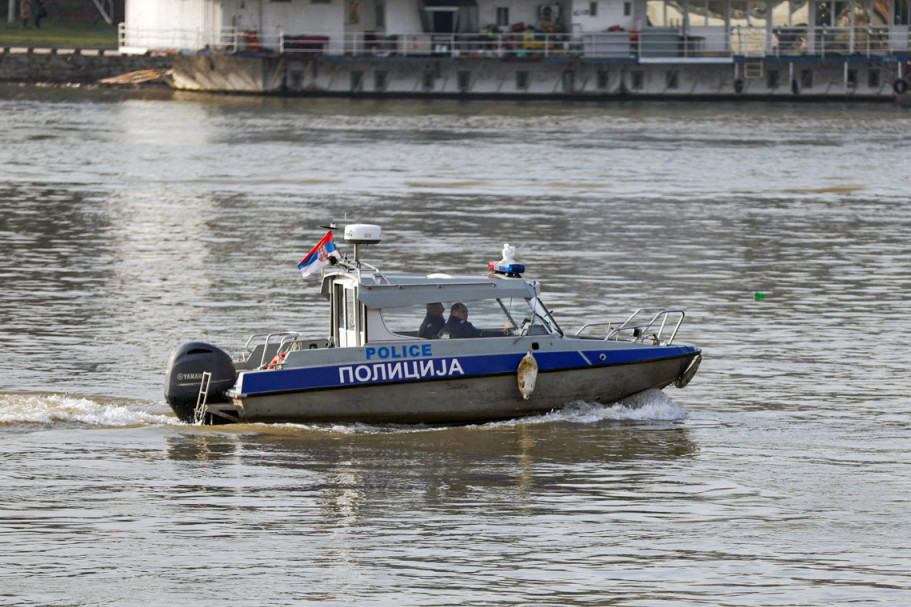 Porodice nestalih dečaka neutešne, potraga u Apatinu i dalje traje: "Prošle nedelje slavili rođendan, sad nas ovo snašlo"