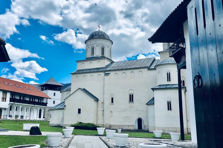 Velikoj srpskoj svetinji neophodna sanacija: Sprečena vlaga da prodre u hram Vaznesenja Gospodnjeg u manastiru Mileševi!