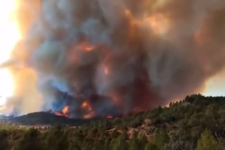 „Bio je proždrljiv od početka“: Zbog velikog šumskog požara u Španiji evakuisano 1.500 ljudi! (VIDEO)