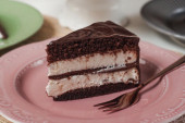 Recept dana: Crno-bela torta je čokoladna lepotica idealna za razna slavlja, a bogami i za vikend