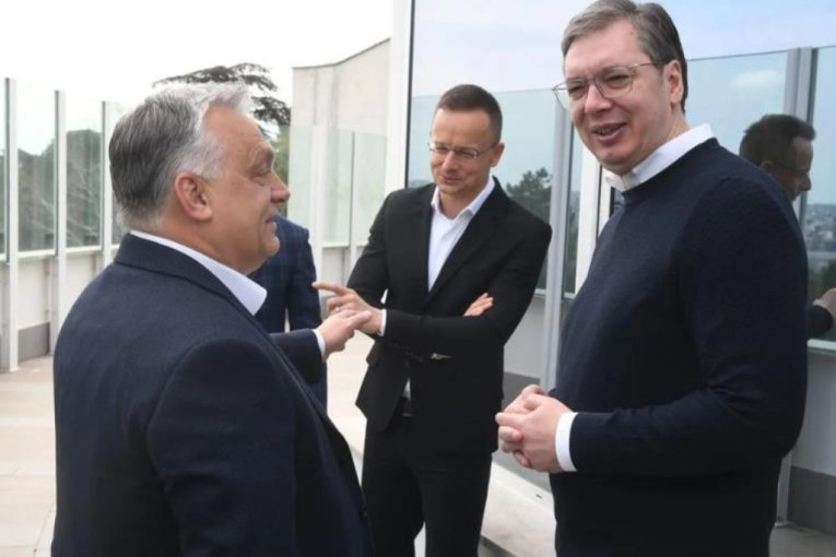 Predsednik Vučić se sastao sa Orbanom i Sijartom: "Uvek odgovorno, ozbiljno, iskreno, uz poštovanje i poverenje" (FOTO)