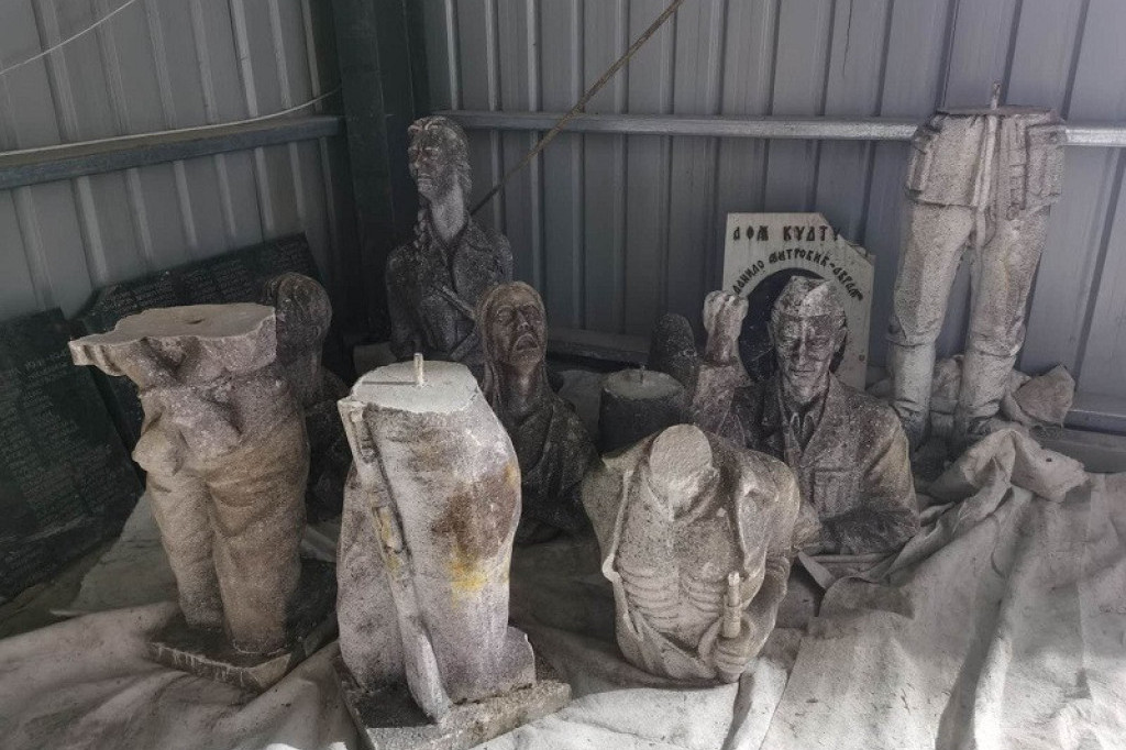Skulpture partizana u Negrišorima sklonjene na sigurno: Izgradnja novog postamenta već je pri kraju