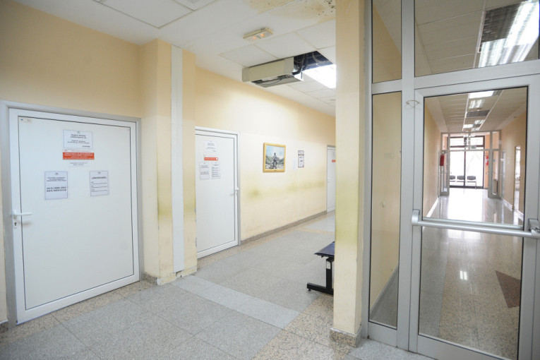 Anu je ujeo krpelj, a onda je osetila podmukle simptome! Nije mogla da govori, hoda, a srce joj je sve sporije kucalo