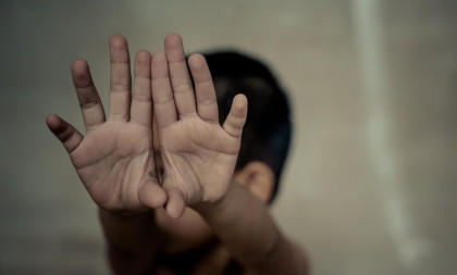 Monstrumi zlostavljali decu: Snimci horora kružili širom sveta!