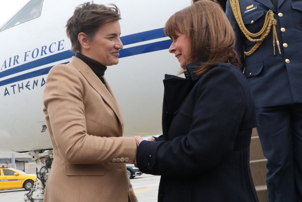 Premijerka Ana Brnabić dočekala predsednicu Grčke Katerinu Sakelaropulu (FOTO)