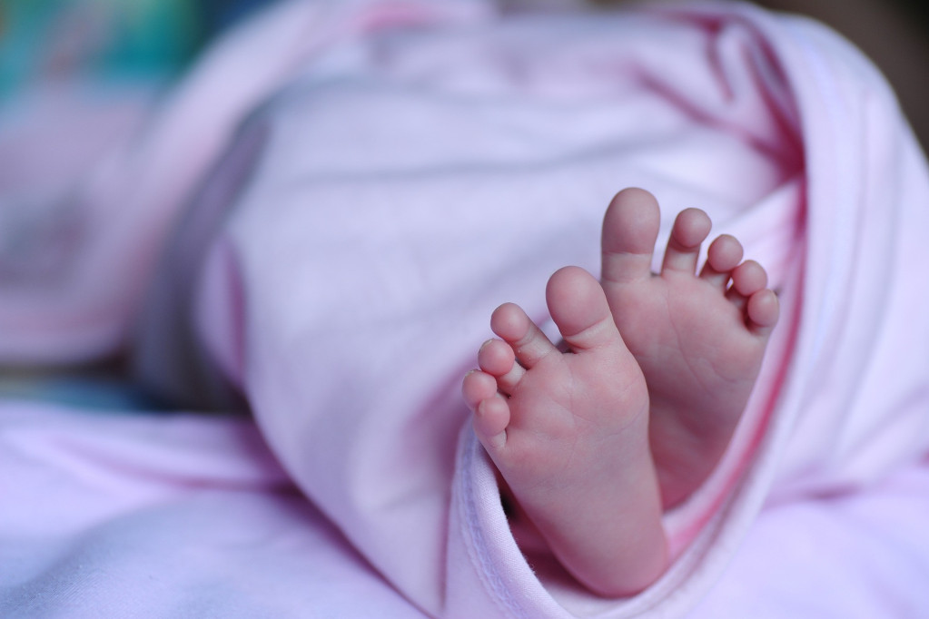 Beba brža od Hitne pomoći: U Beogradu rođena devojčica kod kuće, evo šta doktori prvo pitaju kada zateknu novorođenče