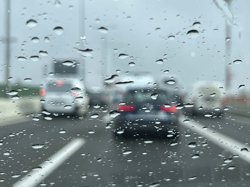 Na severu veje sneg, a na jugoistoku 15 stepeni! Ali hladni talas se širi, evo kada će se zabeleti ostatak Srbije