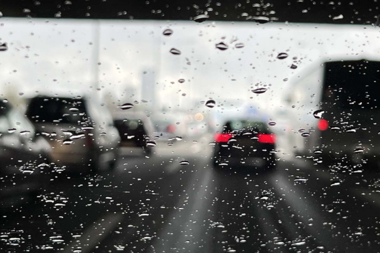 Magla i sipeća kiša prekriće Srbiju: Temperature danas do 12 stepeni