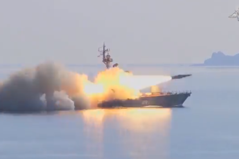 Rusi testirali moćno oružje u Japanskom moru: Rakete pogodile metu udaljenu 100 kilometara