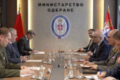 Ministar Vučević sa ambasadorima Belorusije i Francuske: Izrazili očekivanje da će se nastaviti sa unapređenjem saradnje (FOTO)