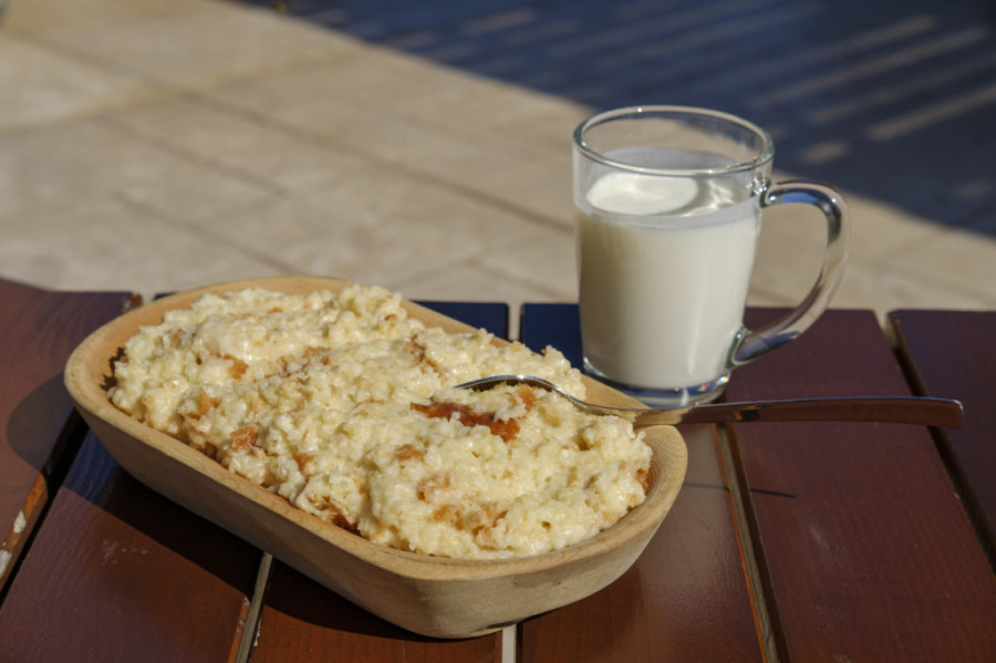 Ništa im nije sveto: Rangirana najgora srpska jela, nisu pošteđeni ni pihtije, popara, ali ni prebranac