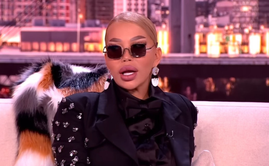 Više plastične nego prirodne: Zadrugarke se pohvalile šta su radile na sebi, spisak je dugačak!