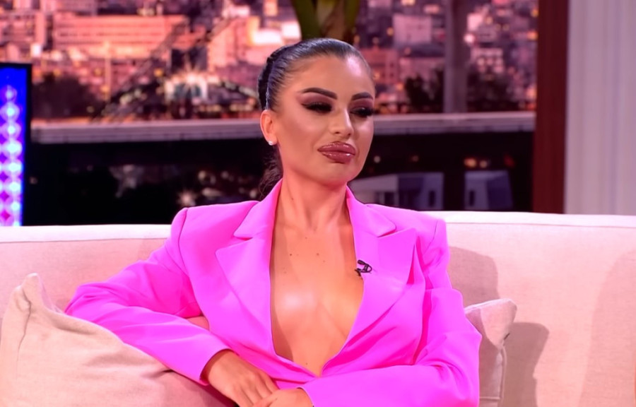 Više plastične nego prirodne: Zadrugarke se pohvalile šta su radile na sebi, spisak je dugačak!