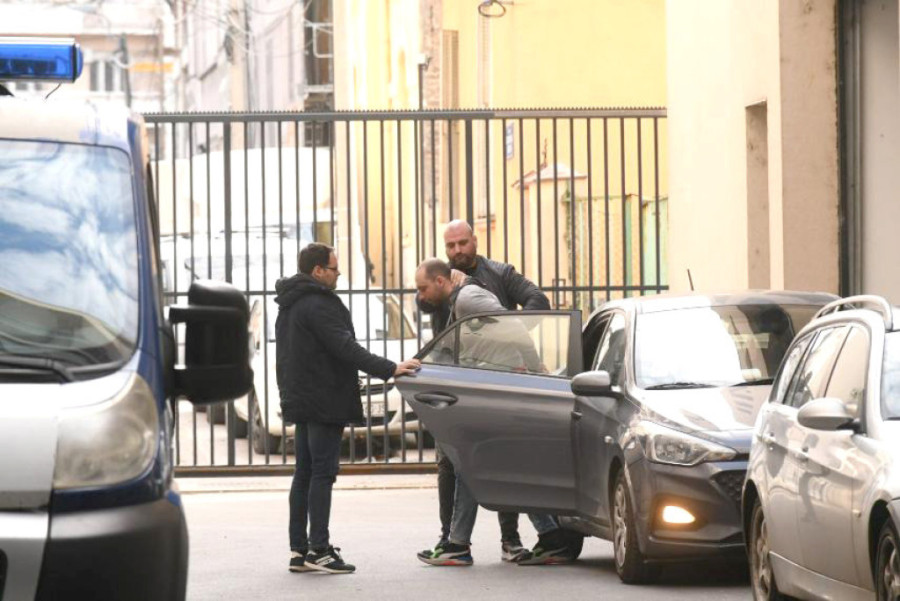 Devojčica koju je otac držao kao roba kreće u školu: Ministarka posetila hraniteljsku porodicu koja brine o detetu