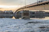 "Uhvatio sam je za ruku kada je počela da tone": Hrabri lađar sa Dunava izvukao devojku koja je skočila sa mosta u Novom Sadu!