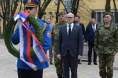 Miloš Vučević odao počast vojnicima poginulim u ratovima 1991-1999. godine: Ministar odbrane položio vence
