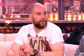 Produkcija oduzela nož Zvezdanu Slavniću: Njegova bizarna reakcija izazvala buru na internetu! (VIDEO)