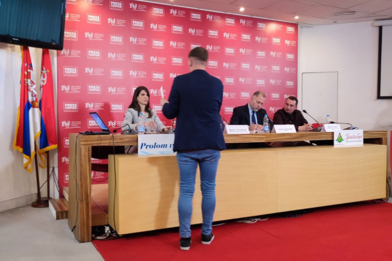 Dragan Vučićević: "Zbog istine idem u zatvor, 3. aprila ću se javiti na odsluženje kazne" (FOTO/VIDEO)