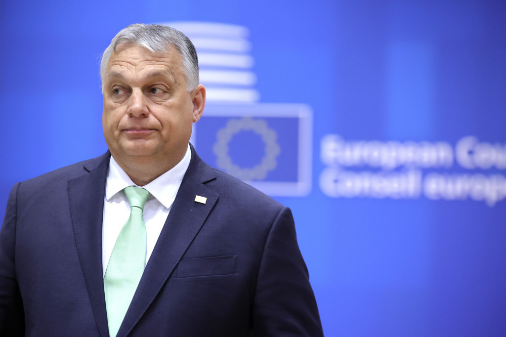 Viktor Orban oštro kritikovao Brisel: "EU je postala proratna institucija"