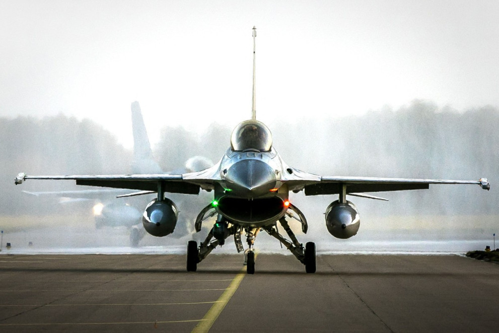 Prvi instruktor na avionima F-16 stigao u Ukrajinu