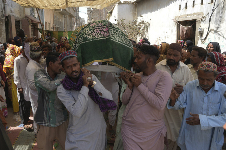 Užas u Pakistanu: Gladni narod gine u stampedu zbog podele hrane, broj žrtava konstantno raste (FOTO)